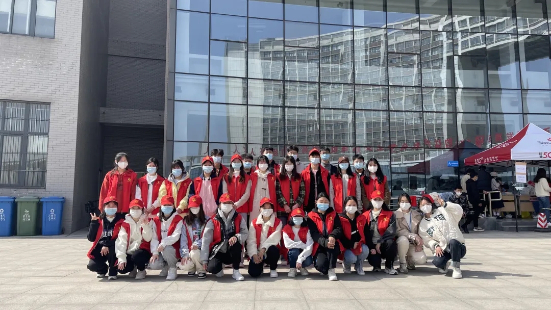 国际工商学院开展“讲好雷锋故事做新时代雷锋人”雷锋月总结仪式活动