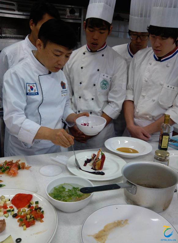 pp电子学生在韩国湖原大学学习