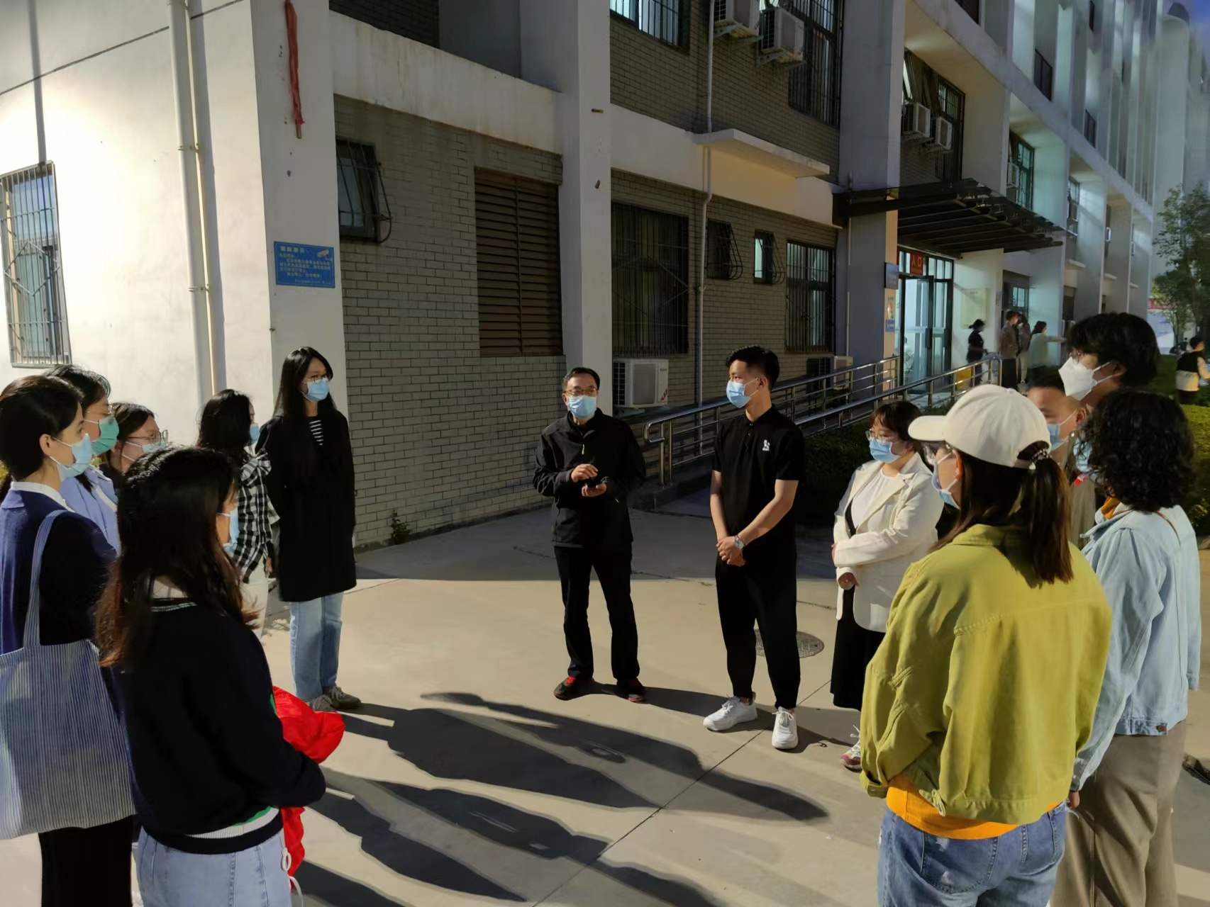 “疫”路“心”安国际工商学院最美学工人同心同德织密筑牢心理防控网