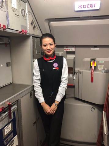 马楠——首都航空乘务员