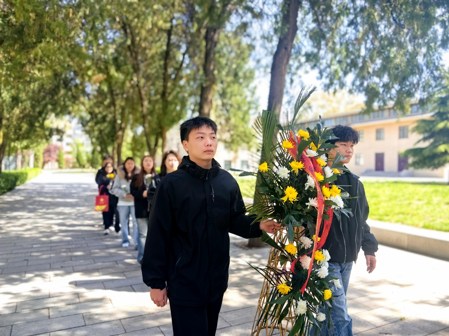 36520905375810275 0402_1.jpg