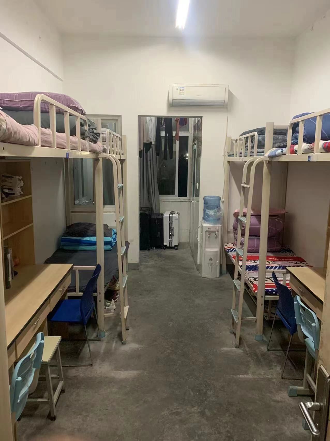 国际工商学院学生党支部||宿舍内务我先行，积极分子争先锋